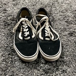 Men’s vans shoes 10.5 black and white